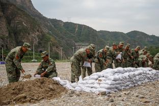 还需适应，苏亚雷斯本场数据：射门&过人等数据挂零，评分6.7分